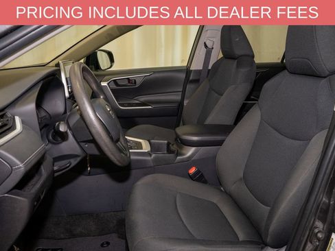 Used 2024 Toyota RAV4 LE AWD/4WD image 9