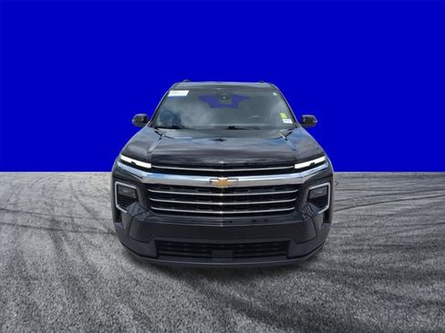 Used 2025 Chevrolet Traverse LT w/ Enhanced Driving Package FWD image 9