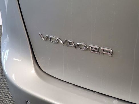 Used 2026 Chrysler Voyager LX image 26