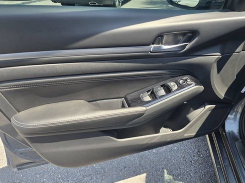 Used 2023 Nissan Altima 2.5 SL FWD image 21