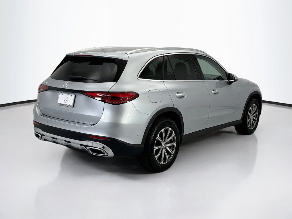 Used 2026 Mercedes-Benz GLC 300 image 5
