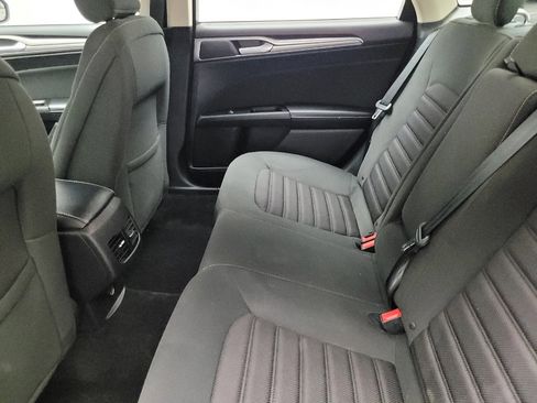 Used 2017 Ford Fusion SE w/ Fusion SE Technology Package FWD image 18