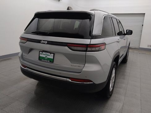 Used 2023 Jeep Grand Cherokee Limited image 7