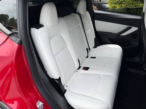 Used 2020 Tesla Model Y Long Range image 39