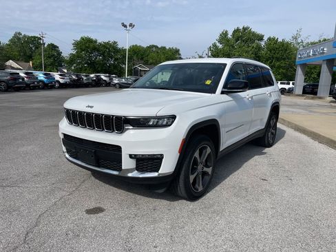 Used 2023 Jeep Grand Cherokee L Limited AWD/4WD image 4