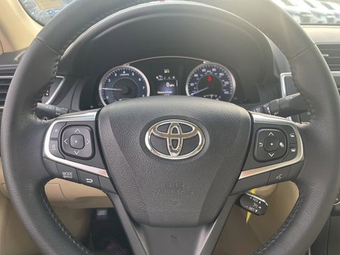Used 2015 Toyota Camry XLE image 9