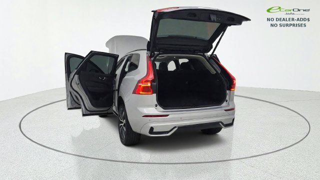 Used 2025 Volvo XC60 B5 Core AWD/4WD image 17