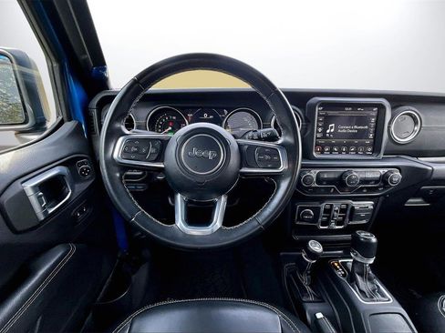 Used 2022 Jeep Wrangler Unlimited Sahara image 11