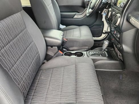 Used 2011 Jeep Wrangler Sport AWD/4WD image 17