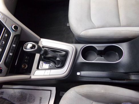 Used 2017 Hyundai Elantra SE FWD image 54