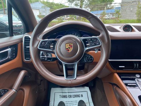 Used 2023 Porsche Cayenne Platinum Edition AWD/4WD image 16