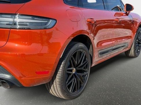 Used 2022 Porsche Macan GTS w/ Sport Chrono Package AWD/4WD image 18