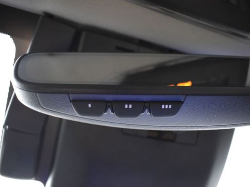 Used 2023 Toyota Prius XLE image 18