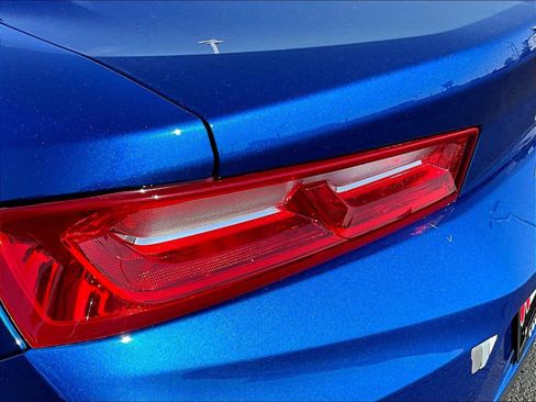 Used 2016 Chevrolet Camaro LT RWD image 21