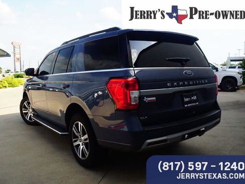 Used 2023 Ford Expedition XLT RWD image 2