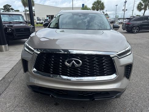 Used 2023 INFINITI QX60 Luxe w/ Vision Package FWD image 6