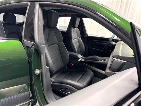 Used 2026 Porsche Macan 4 Electric AWD/4WD image 31