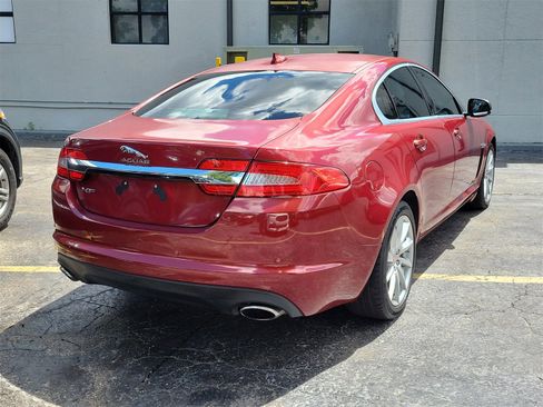 Used 2014 Jaguar XF image 4