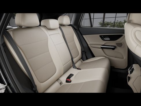 Certified 2026 Mercedes-Benz GLC 300 4MATIC image 40