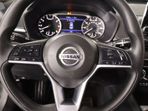 Used 2022 Nissan Altima 2.5 SV image 3