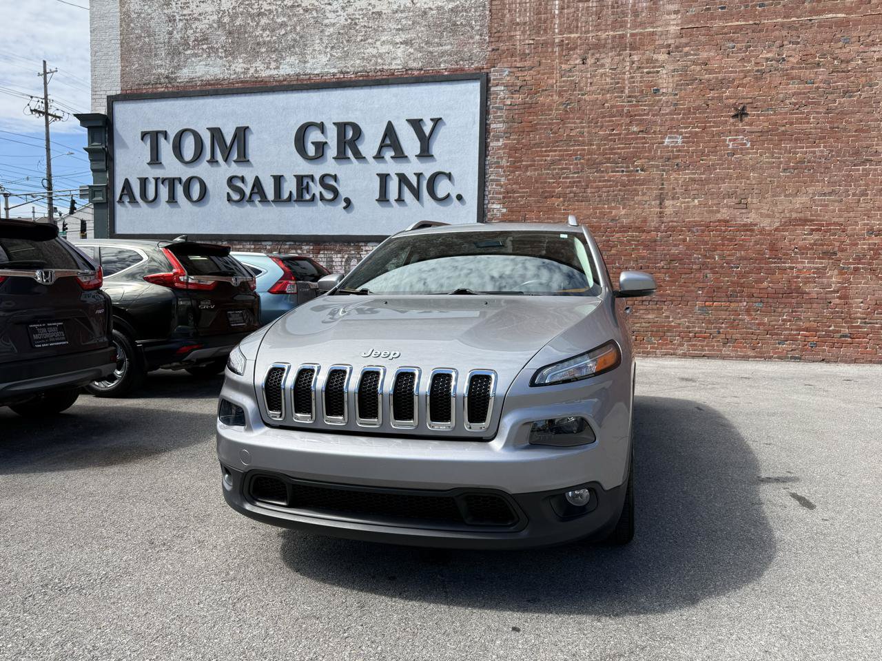 Used 2015 Jeep Cherokee Latitude w/ Comfort/Convenience Group FWD image 1