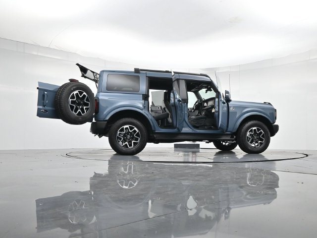 Used 2025 Ford Bronco Outer Banks AWD/4WD image 52