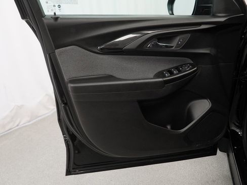 Used 2023 Chevrolet TrailBlazer LS image 39