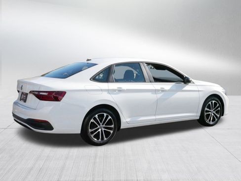Certified 2024 Volkswagen Jetta Sport image 7