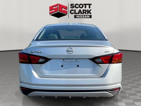 Used 2024 Nissan Altima 2.5 SV FWD image 5