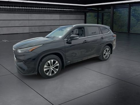 Used 2026 Toyota Highlander XLE AWD/4WD image 4