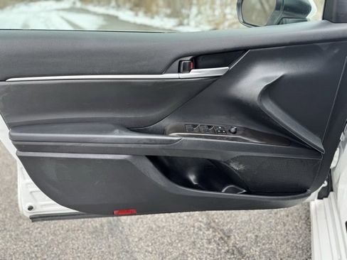 Used 2024 Toyota Camry SE image 8