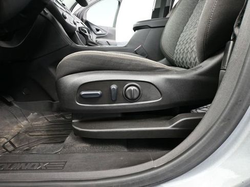 Used 2023 Chevrolet Equinox LT w/ LPO, Floor Liner Package FWD image 21