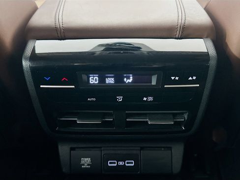 Used 2023 Acura MDX SH-AWD w/ Technology Package image 29