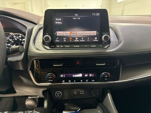 Used 2021 Nissan Rogue SV AWD/4WD image 17