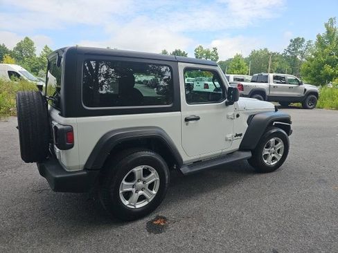 Used 2023 Jeep Wrangler Sport AWD/4WD image 9