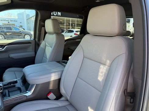 New 2026 GMC Sierra 1500 SLT image 14