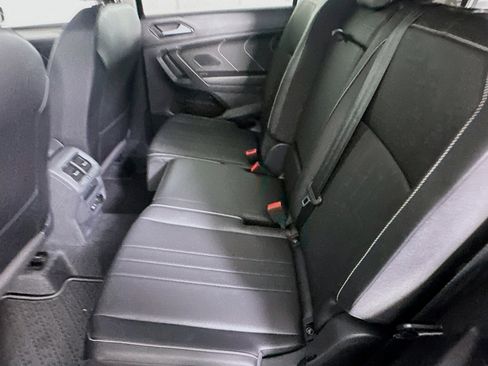 Used 2023 Volkswagen Tiguan SE image 25