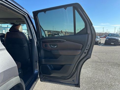 Used 2025 Honda Pilot Elite image 19