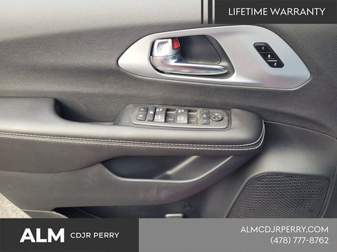 New 2026 Chrysler Pacifica Limited w/ S Appearance Package image 27