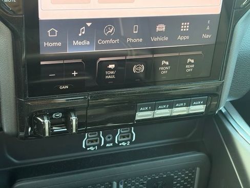 New 2026 RAM 2500 Laramie AWD/4WD image 22