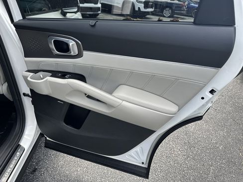 Certified 2023 Kia Sorento SX Prestige w/ Panoramic Sunroof Package AWD/4WD image 19