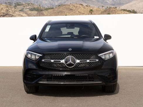 Used 2026 Mercedes-Benz GLC 300 image 4