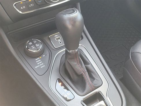 Used 2022 Jeep Cherokee Trailhawk w/ Sun, Sound & Nav Group image 27