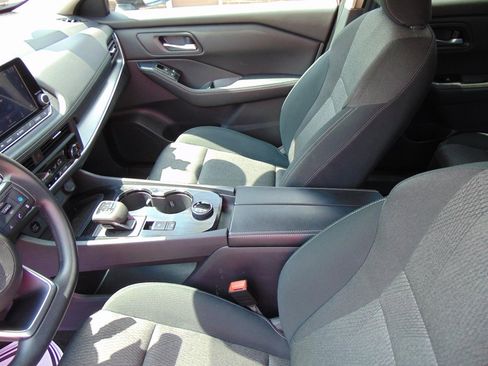 Used 2024 Nissan Rogue SV image 20