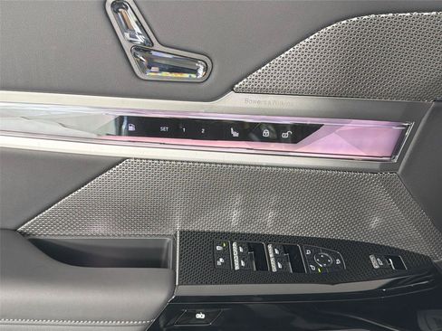 New 2026 BMW 750e xDrive AWD/4WD image 34