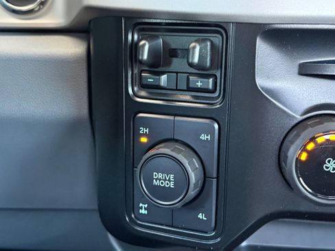 Used 2025 Ford F250 XLT w/ Black Appearance Package AWD/4WD image 18