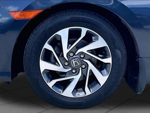 Used 2018 Honda Civic EX image 10