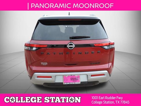 Used 2023 Nissan Pathfinder Platinum w/ Black Appearance Package FWD image 5