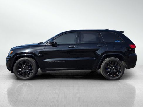 Used 2018 Jeep Grand Cherokee Altitude RWD image 4