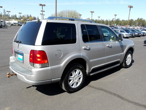Used 2004 Lincoln Aviator AWD image 5